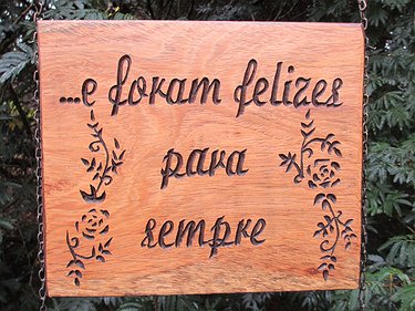 Placa Entalhada - e Foram Felizes
