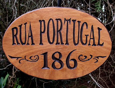 Placa Entalhada - Rua Portugal 186