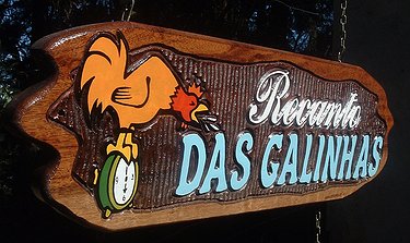 Placa Entalhada - Recanto das Galinhas