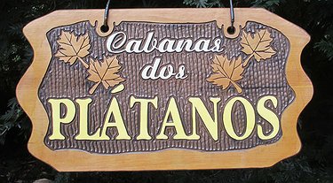 Placa Entalhada - Cabanas dos Plátanos