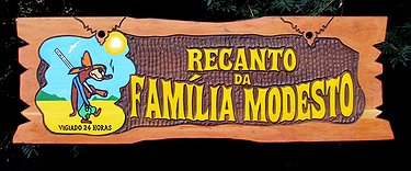 Placa Entalhada - Recanto da Família Modesto