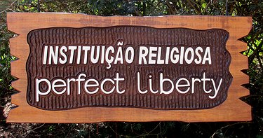 Placa Entalhada - Instituição Religiosa Perfect Liberty