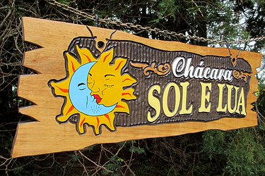 Placa Entalhada - Chácara Sol e Lua