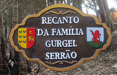 Placa Entalhada - Recanto da Família Gurgel Serrão