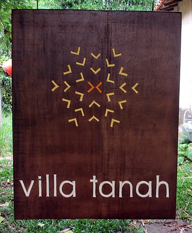 Placa Entalhada - Villa Tanah