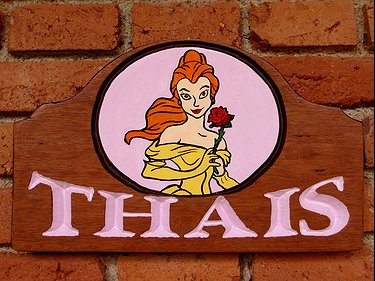Placa Entalhada - Thais
