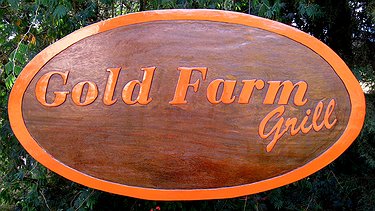Placa Entalhada - Gold Farm Grill