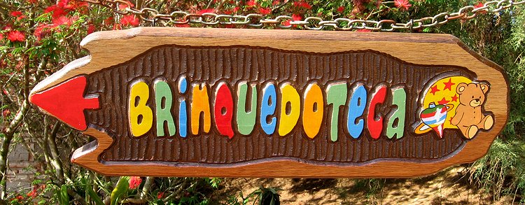 Placa Entalhada - Brinquedoteca